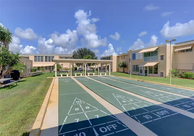 2nd image of 2212 Ne 1St Wy, Boynton Beach, FL 33435