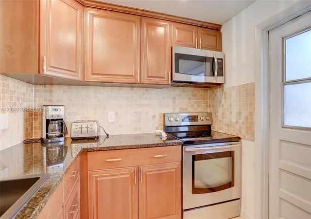 3rd image of 2212 Ne 1St Wy #101, Boynton Beach, FL 33435 | MLS# A12051710