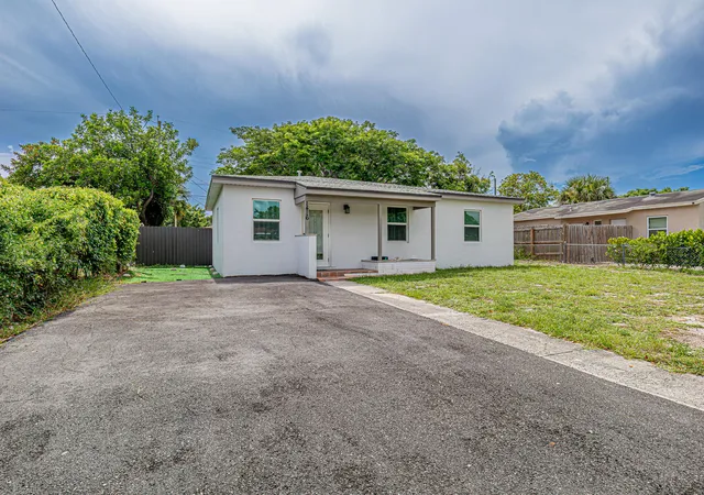 1st image of 1416 S C St, Lake Worth Beach, FL 33460 | MLS# B26051205