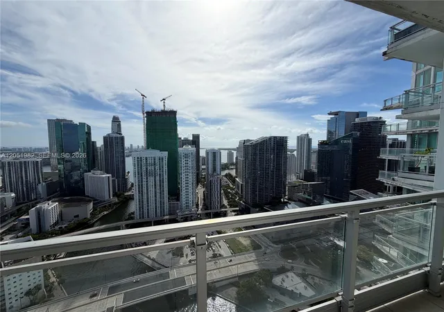 Condo for sale at 92 SW 3rd Street #5012, Miami, FL 33130 | MLS# A12051982