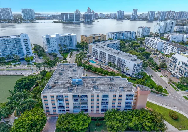 2nd image of 200 178th Dr #711, Sunny Isles Beach, FL 33160 | MLS# A12052163