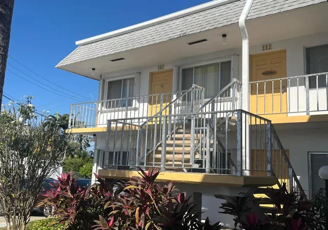 Homes for sale in Lake Worth Beach, FL | 2840 Cynthia Ln #207, Lake Worth Beach, FL 33461 | MLS# B26051413