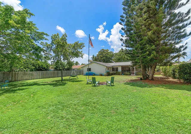 Photo 2 of Single family home for sale at 348 Sandpiper Ave, Royal Palm Beach, FL 33411 | MLS# B26051478 | Listing updated on 2026-09-23