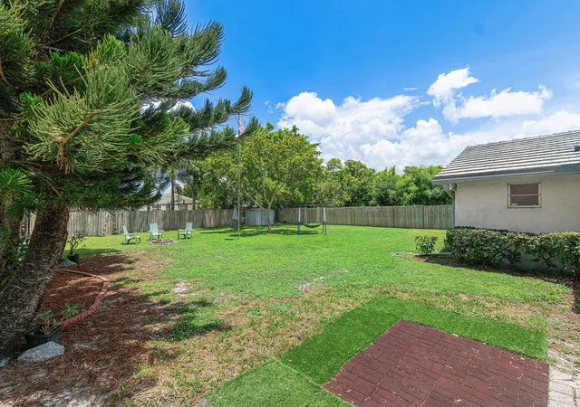 Photo 3 of Single family home for sale at 348 Sandpiper Ave, Royal Palm Beach, FL 33411 | MLS# B26051478 | Listing updated on 2026-09-23