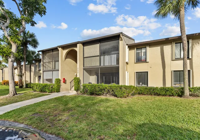 Listing Photo 3 - Condo for sale in building located at 722 Sunny Pine Wy, Greenacres, FL 33415 - Unit #D1