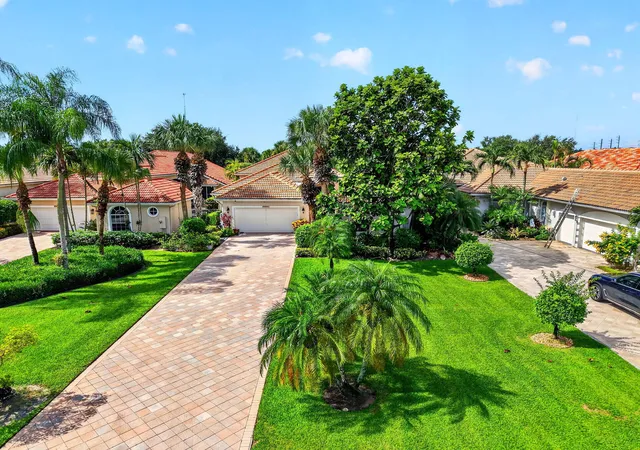 Photo 1 of Single family home for sale at 10694 Greenbriar Villa Dr, Lake Worth, FL 33449 | MLS# B26051720 | Listing updated on 2026-09-28