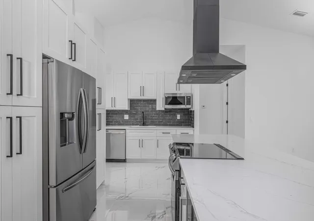 3rd image of 1915 Sw Glenco St, Port St Lucie, FL 34953 | MLS# B26051759