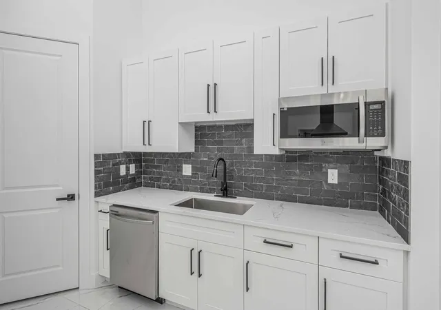 4th image of 1915 Sw Glenco St, Port St Lucie, FL 34953 | MLS# B26051759