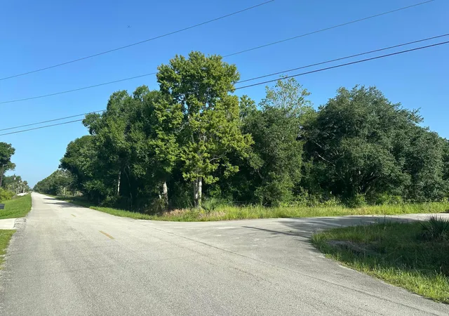 2nd image of 623 Ne 138th St, Okeechobee, FL 34972 | MLS# B26051780