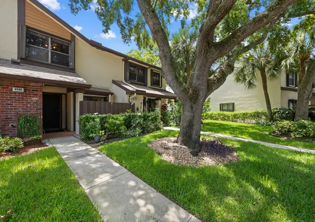 Photo 2 of Townhouse for sale at 4586 Carambola Cir S #27217, Coconut Creek, FL 33066 | MLS# B26051782 | Listing updated on 2026-10-09