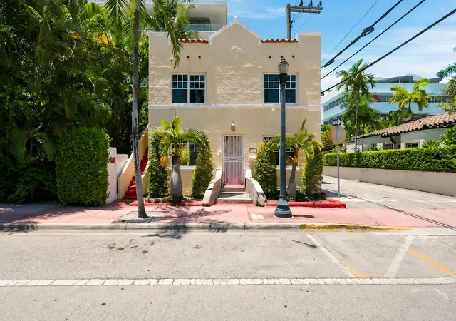Photo 1 of Single family home for sale at 927 4th Street, Miami Beach, FL 33139 | MLS# B26051804 | Listing updated on 2026-09-25