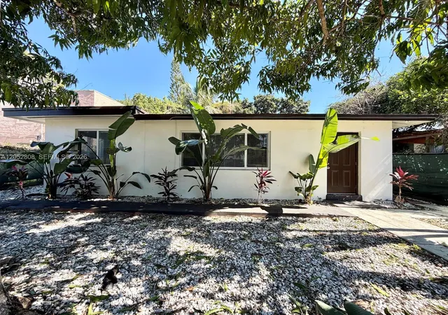 3rd image of 929 Sw 12Th Ave, Miami, FL 33130 | MLS# A12052808