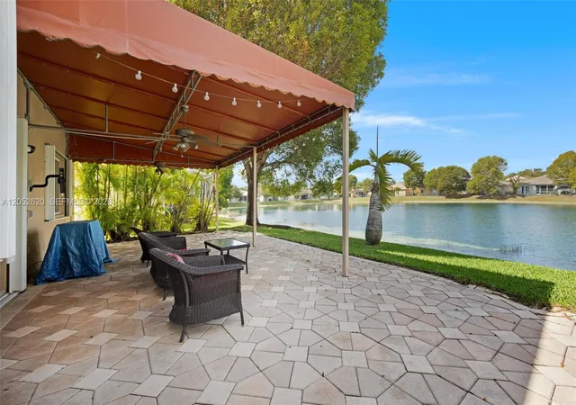 4th image of 2002 Se 17Th Ave, Homestead, FL 33035 | MLS# A12052620