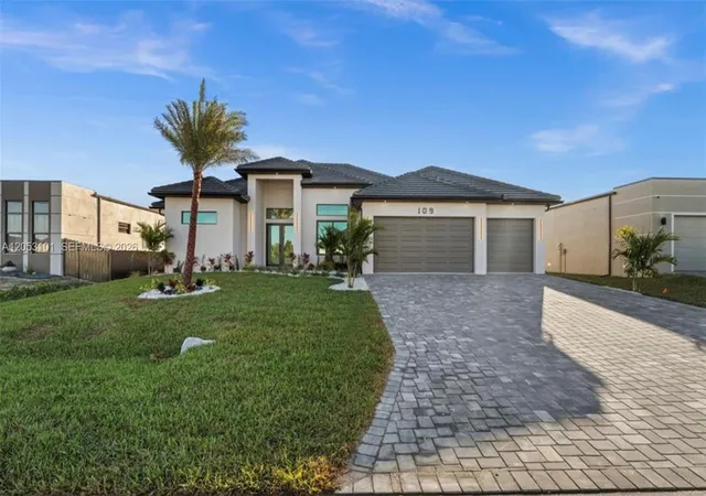 Homes for sale in Cape Coral, FL | 109 Sw 37th Pl, Cape Coral, FL 33991 | MLS# A12053101