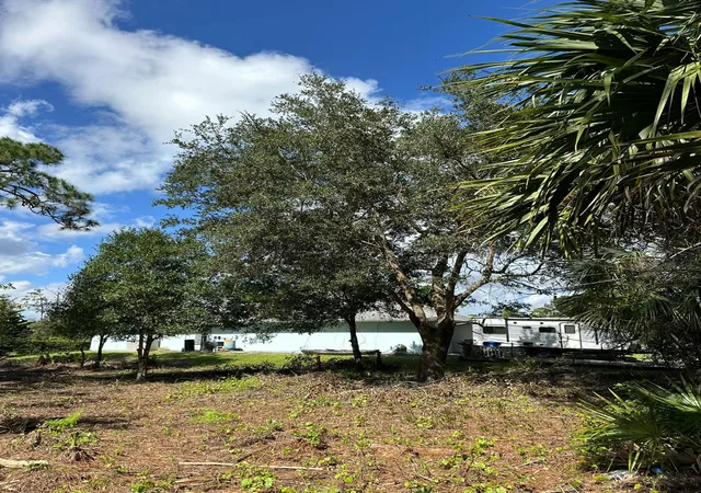 Photo 2 of House for sale at 9125 106th Avenue, Vero Beach, FL 32967 | MLS# B26051974 | Listing updated on 2026-09-23