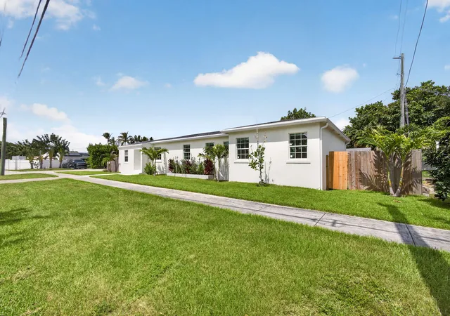 Photo 2 of Single family home for sale at 3400 Parker Ave, West Palm Beach, FL 33405 | MLS# B26051981 | Listing updated on 2026-10-02