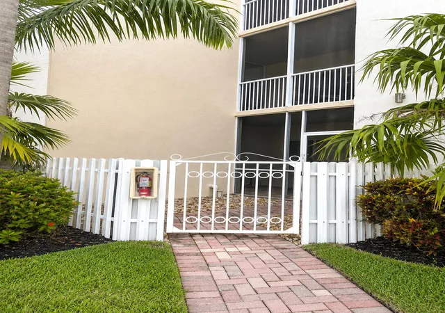Photo 1 of Condo for sale at 7775 Yardley Dr #115, Fort Lauderdale, FL 33321 | MLS# B26052005 | Listing updated on 2026-09-23