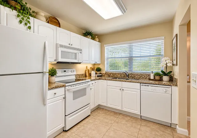Photo 3 of Condo for sale at 2000 S Federal Hwy #307, Boynton Beach, FL 33435 | MLS# B26052094 | Listing updated on 2026-10-09