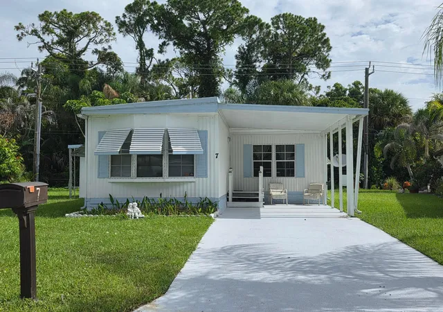 Homes for sale in Port Saint Lucie, FL | 7 Quintana Roo Ln, Port Saint Lucie, FL 34952 | MLS# B26052098