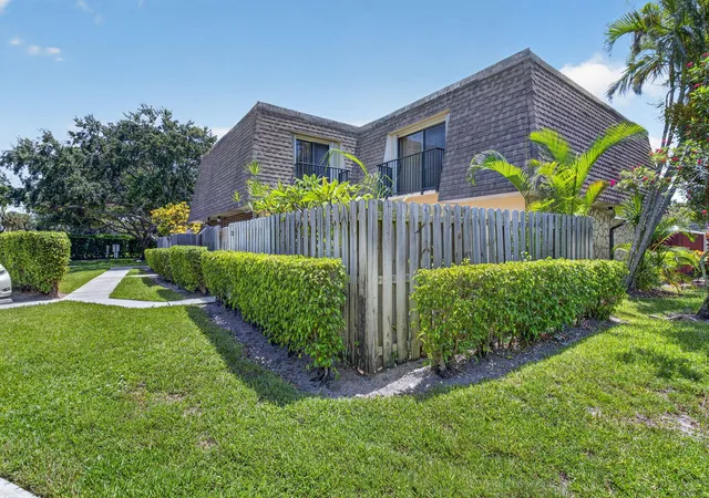 Homes for sale in Delray Beach, FL | 2887 Sw 22nd Cir #49B, Delray Beach, FL 33445 | MLS# B26052102