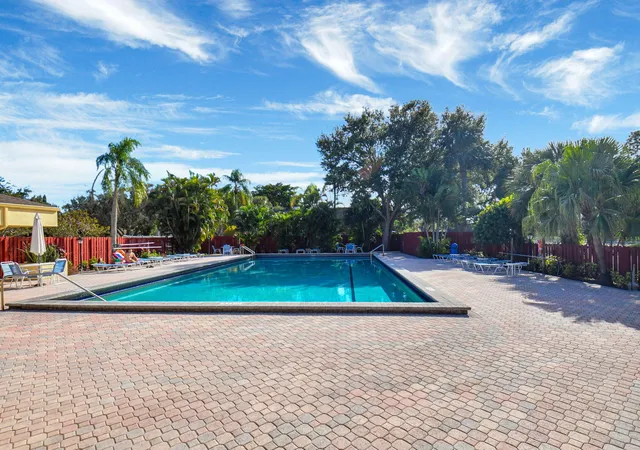 Homes for sale in Delray Beach, FL | 2887 Sw 22nd Circle, Delray Beach, FL 33445 | Houzeo