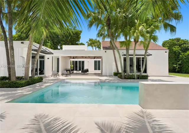Photo 1 of Mansion for sale at 10420 Sw 64th Street, Miami, FL 33173 | MLS# A12051639 | Listing updated on 2026-10-30