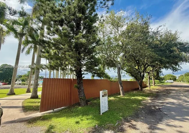 5th image of 35220 Sw 213Th Ave, Homestead, FL 33034 | MLS# A12052385