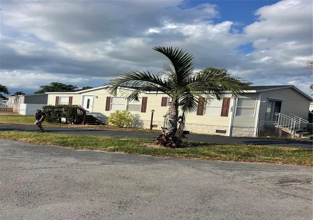 3rd image of 220 Ne 12Th Ave #LOT 160, Homestead, FL 33030 | MLS# A12053503