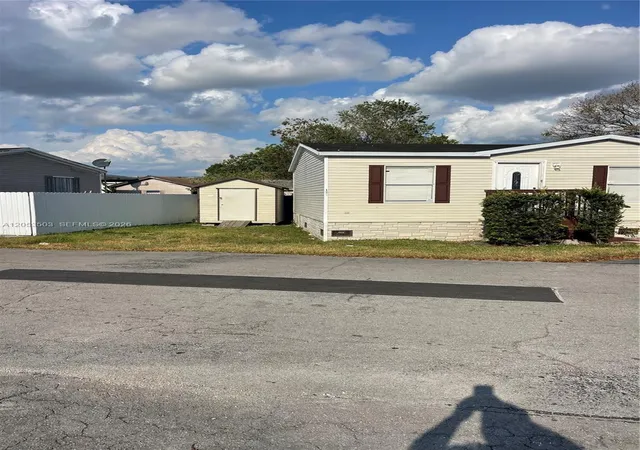 5th image of 220 Ne 12Th Ave #LOT 160, Homestead, FL 33030 | MLS# A12053503