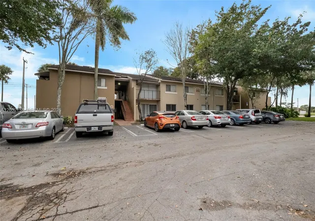 2nd image of 1139 Lake Terry Dr, West Palm Beach, FL 33411