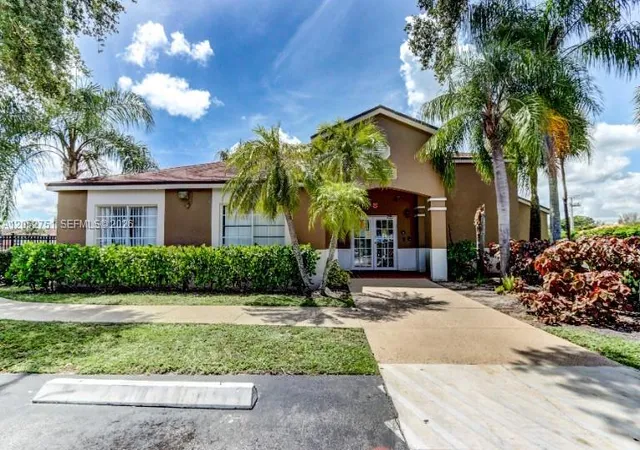 2nd image of 1139 Lake Terry Dr #C, West Palm Beach, FL 33411 | MLS# A12052751