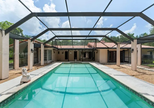 5th image of 11950 Sw 67 Ct, Pinecrest, FL 33156 | MLS# A12053311