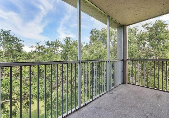 Listing Photo 2 - Condo for sale in building located at 1075 Riverside Dr, Coral Springs, FL 33071 - Unit #508
