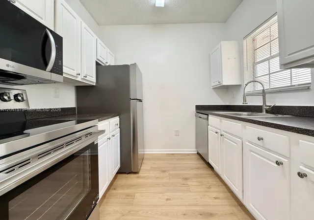 4th image of 2151 Nw 96Th Ter #15G, Pembroke Pines, FL 33024 | MLS# A12047578
