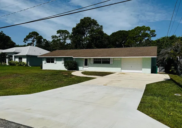Photo 2 of Single family home for sale at 5105 Birch Dr, Fort Pierce, FL 34982 | MLS# B26052253 | Listing updated on 2026-09-23