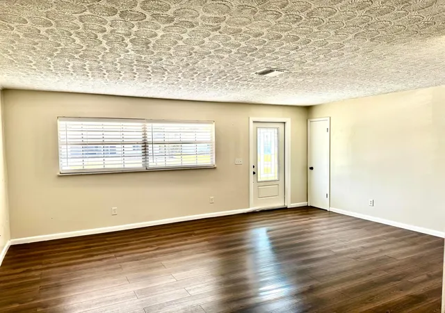 Photo 3 of Single family home for sale at 5105 Birch Dr, Fort Pierce, FL 34982 | MLS# B26052253 | Listing updated on 2026-09-23