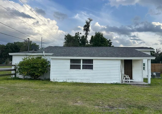 Homes for sale in Bowling Green, FL | 5219 N County Road 663, Bowling Green, FL 33834 | MLS# B26052256