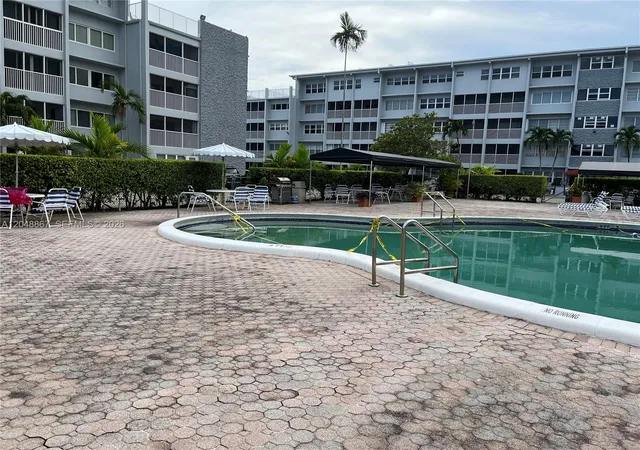 1st image of 410 Se 2nd St #408, Hallandale Beach, FL 33009 | MLS# A12048867