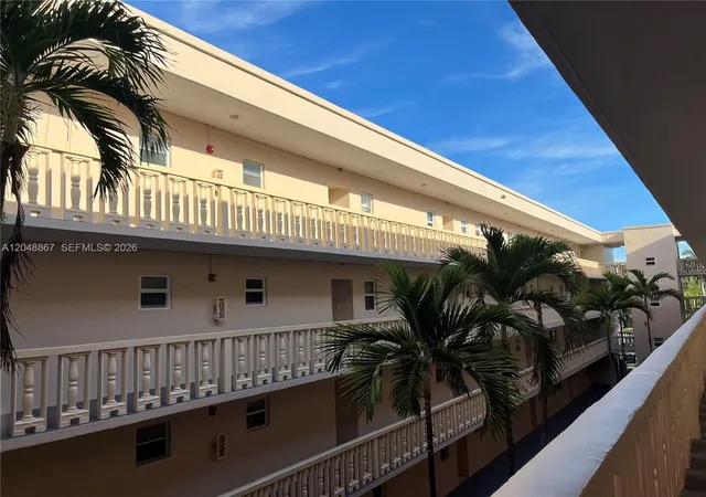 2nd image of 410 Se 2nd St #408, Hallandale Beach, FL 33009 | MLS# A12048867