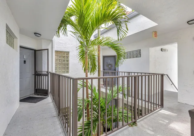 81st image of 5450 Verona Dr #L, Boynton Beach, FL 33437 | MLS# B26052303