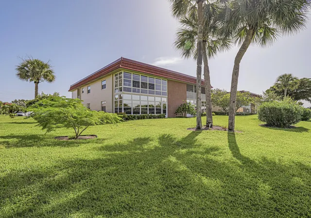 Photo 1 of Condo for sale at 106 Spring Lake Ct #201, Vero Beach, FL 32962 | MLS# B26052311 | Listing updated on 2026-09-30