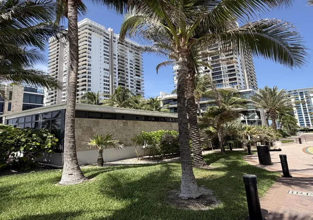 Photo 2 of Condo for sale at 2101 S Ocean Dr #505, Hollywood, FL 33019 | MLS# B26052349 | Listing updated on 2026-10-09