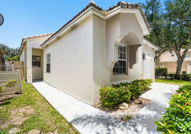 3rd image of 5855 Eagle Cay Ter, Coconut Creek, FL 33073 | MLS# A12053346