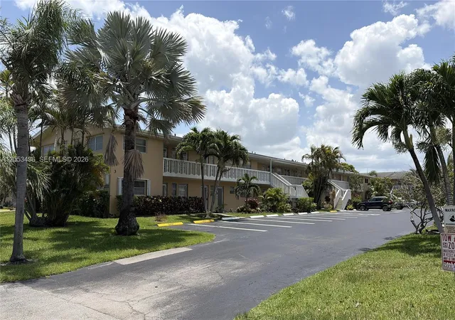 2nd image of 2131 Ne 1St Ct, Boynton Beach, FL 33435