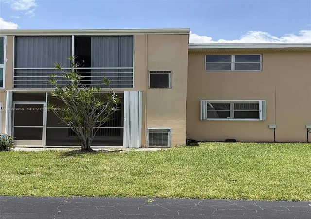 4th image of 2131 Ne 1St Ct #103, Boynton Beach, FL 33435 | MLS# A12053436