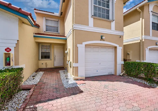 Photo 3 of Townhouse for sale at 4750 Nw 117th Avenue, Coral Springs, FL 33076 | MLS# B26052389 | Listing updated on 2026-09-23