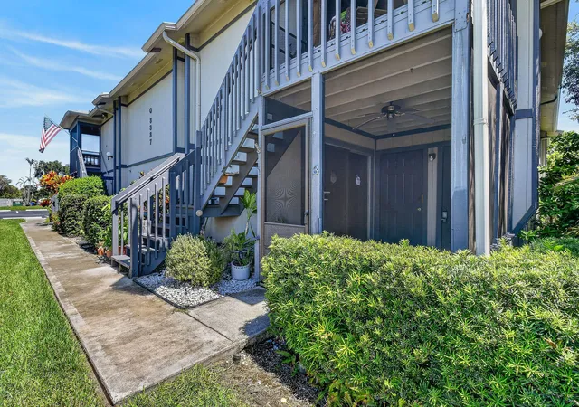 Listing Photo 4 - Condo for sale in building located at 8387 Se Croft Cir, Hobe Sound, FL 33455 - Unit #Q3