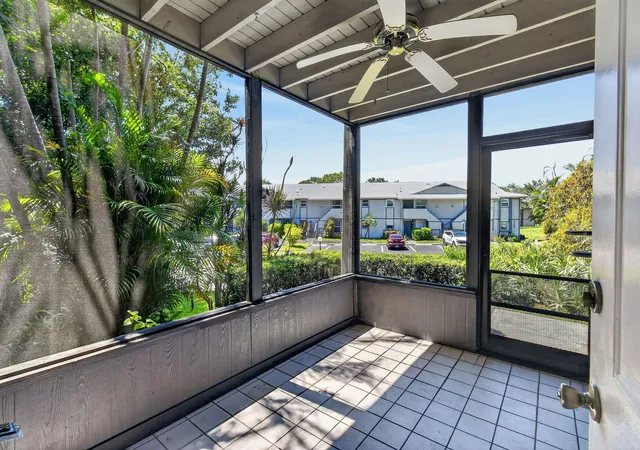 Listing Photo 5 - Condo for sale in building located at 8387 Se Croft Cir, Hobe Sound, FL 33455 - Unit #Q3