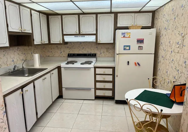Homes for sale in Delray Beach, FL | 192 Flanders Dr, Delray Beach, FL 33484 | MLS# B26052473
