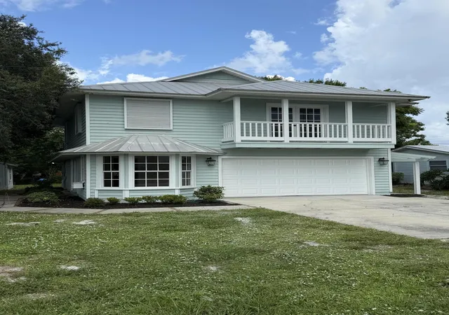 Photo 1 of Sale Pending at 180 8th Court, Vero Beach, FL 32962 | MLS# B26052478 | Listing updated on 2026-10-01